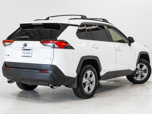 Used 2022 Toyota RAV4 XLE w/ Convenience Package AWD/4WD image 31