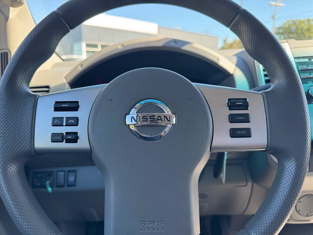 Used 2014 Nissan Frontier SV w/ SV Value Truck Package RWD image 15