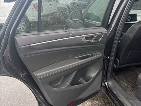 Used 2024 Volkswagen Atlas Cross Sport SE AWD/4WD image 23