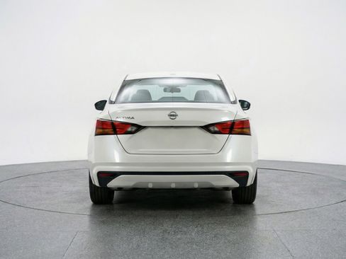 Used 2025 Nissan Altima 2.5 SV FWD image 7