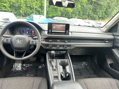 Certified 2025 Honda Accord SE image 15