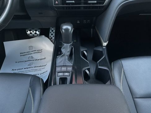 Used 2025 Toyota Camry SE FWD image 12