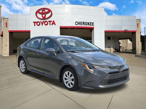 Used 2024 Toyota Corolla LE FWD image 3