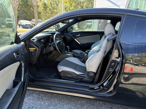 Used 2014 Hyundai Genesis 2.0T image 11