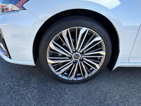 Used 2025 Nissan Altima 2.5 SL image 10