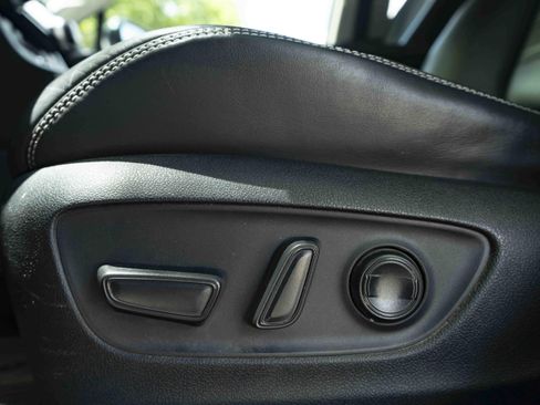 Used 2020 Toyota RAV4 XLE Premium FWD image 39