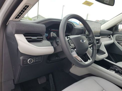 New 2026 Ford Explorer Platinum AWD/4WD image 19