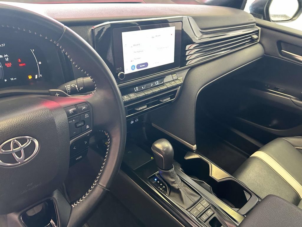 Used 2025 Toyota Camry SE FWD image 21