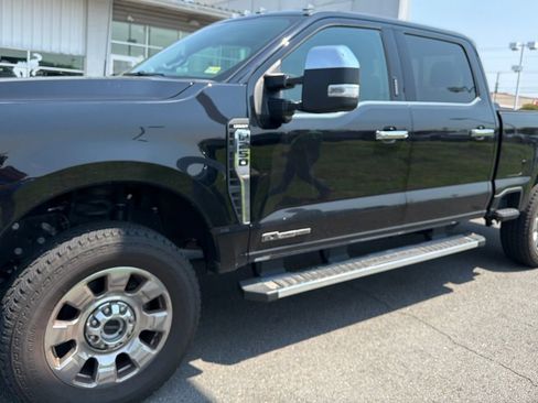 Used 2024 Ford F250 Lariat w/ Chrome Package AWD/4WD image 9