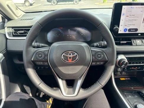 Used 2025 Toyota RAV4 Limited w/ Advanced Technology Package AWD/4WD image 21