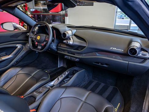 Used 2022 Ferrari F8 Tributo image 17