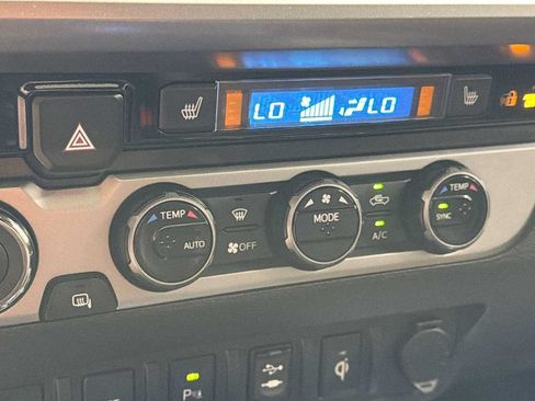 Used 2017 Toyota Tacoma Limited w/ Tow Package AWD/4WD image 21