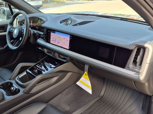 New 2026 Porsche Cayenne E-Hybrid AWD/4WD image 25
