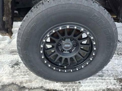 Used 2018 Toyota Tacoma TRD Off-Road image 14