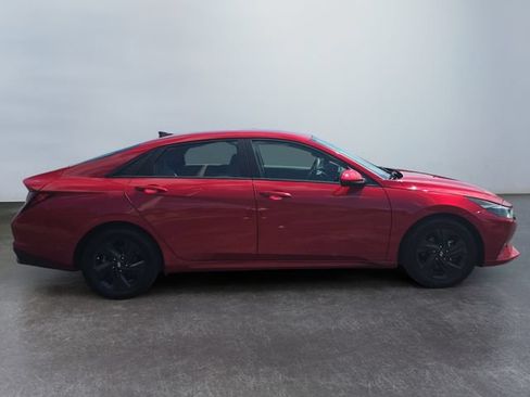 Used 2023 Hyundai Elantra SEL w/ Cargo Package FWD image 6