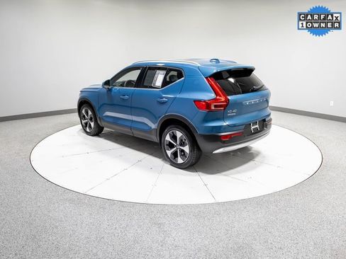 Used 2025 Volvo XC40 B5 Plus image 29