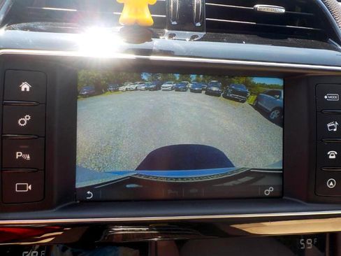 Used 2018 Jaguar F-PACE Prestige image 16