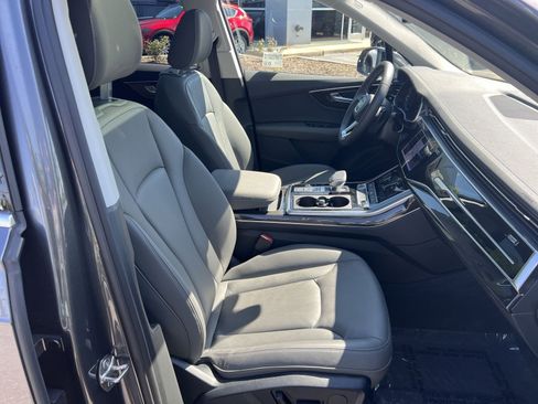 Used 2025 Audi Q7 2.0T Premium w/ Convenience Package AWD/4WD image 27