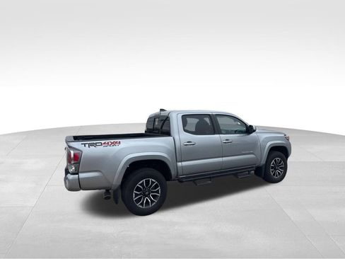 Used 2023 Toyota Tacoma TRD Sport w/ Technology Package image 7