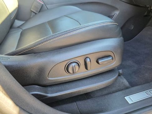 Used 2018 Chevrolet Equinox Premier image 20