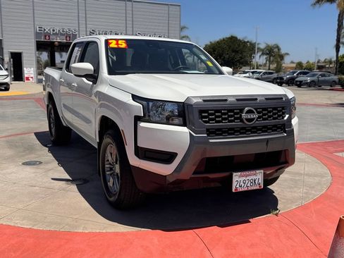 Certified 2025 Nissan Frontier SV RWD image 2