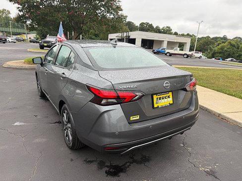 Used 2024 Nissan Versa SV FWD image 3