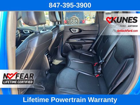Used 2025 Jeep Compass Trailhawk AWD/4WD image 17