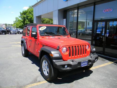 Used 2018 Jeep Wrangler Unlimited Sport S AWD/4WD image 2