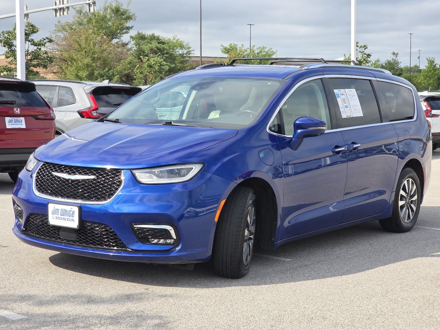 Used 2021 Chrysler Pacifica Touring-L FWD image 10