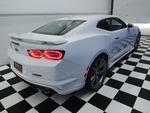 Used 2019 Chevrolet Camaro SS w/ LPO, Ground Effects Package RWD image 11