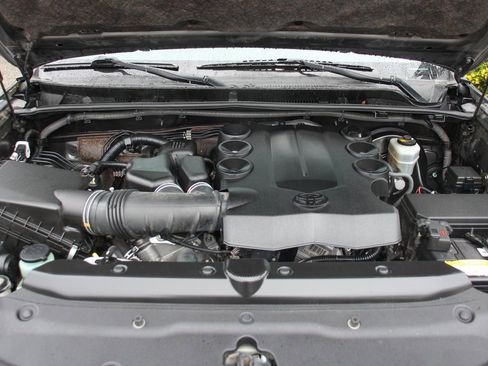 Used 2021 Toyota 4Runner SR5 image 10