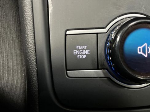 Used 2025 Volkswagen Tiguan S image 21