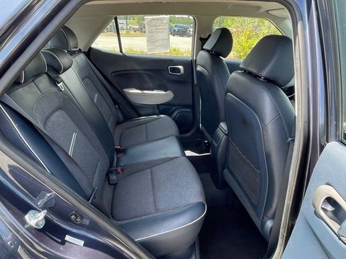 Used 2023 Hyundai Venue Limited w/ Cargo Package FWD image 39