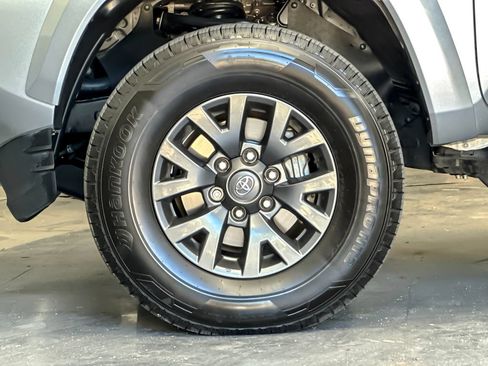 Used 2022 Toyota Tacoma SR5 w/ Technology Package AWD/4WD image 22