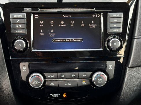 Used 2018 Nissan Rogue SV image 10