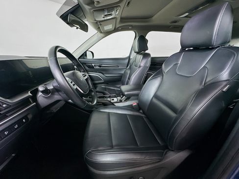 Used 2025 Kia Telluride S FWD image 13