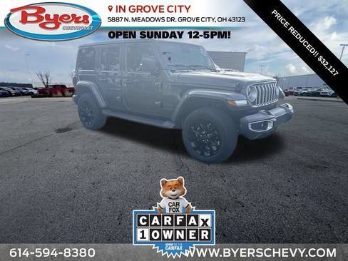 Used 2025 Jeep Wrangler Unlimited Sahara AWD/4WD image 1