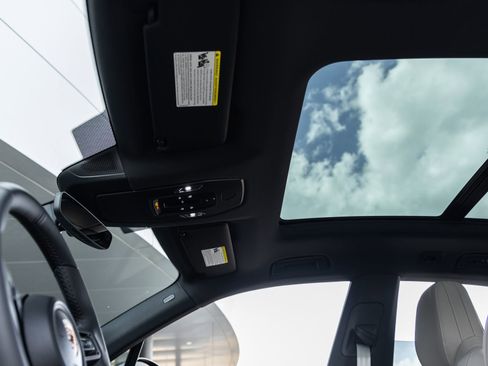 New 2026 Porsche Macan Electric image 27