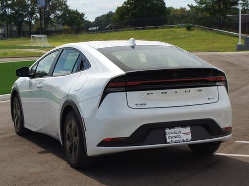 Used 2023 Toyota Prius LE image 14