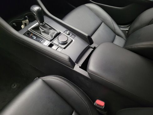 Used 2021 MAZDA MAZDA3 s image 26