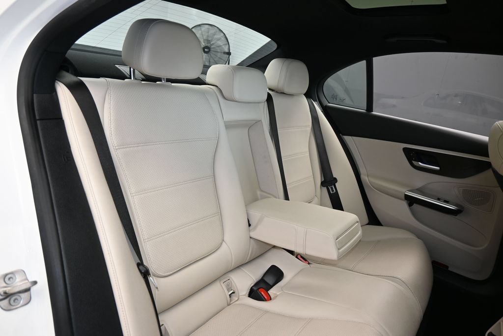 Used 2025 Mercedes-Benz C 300 Sedan image 43