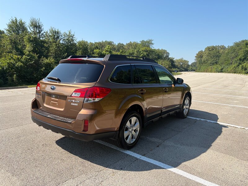 Used 2012 Subaru Outback 2.5i Limited w/ Moonroof Pkg AWD/4WD image 5