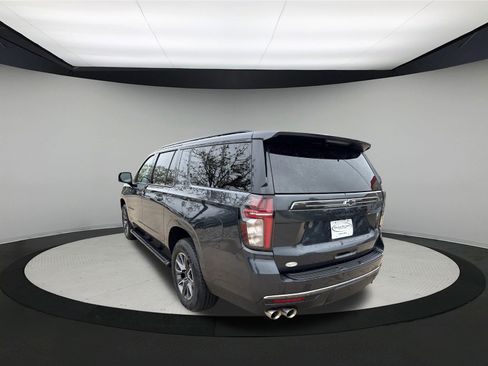 Used 2022 Chevrolet Suburban Z71 w/ Z71 Off-Road Package AWD/4WD image 5
