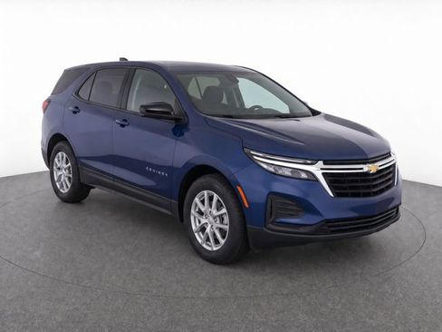 Used 2022 Chevrolet Equinox LS AWD/4WD image 3