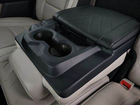 Used 2022 RAM 1500 Limited AWD/4WD image 11