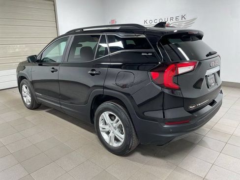 Used 2023 GMC Terrain SLE w/ Driver Convenience Package AWD/4WD image 4