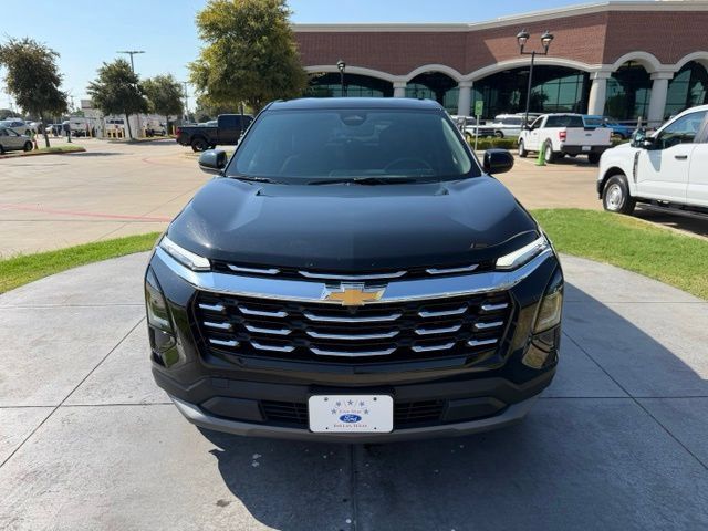 Used 2025 Chevrolet Equinox LT AWD/4WD image 2