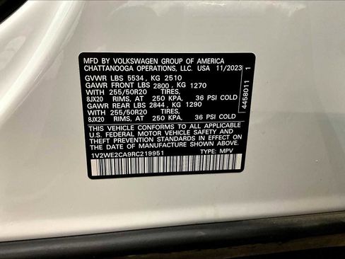 Used 2024 Volkswagen Atlas Cross Sport SE image 33