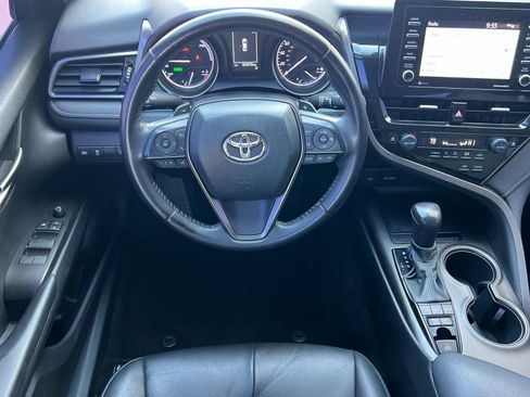 Used 2021 Toyota Camry SE image 15