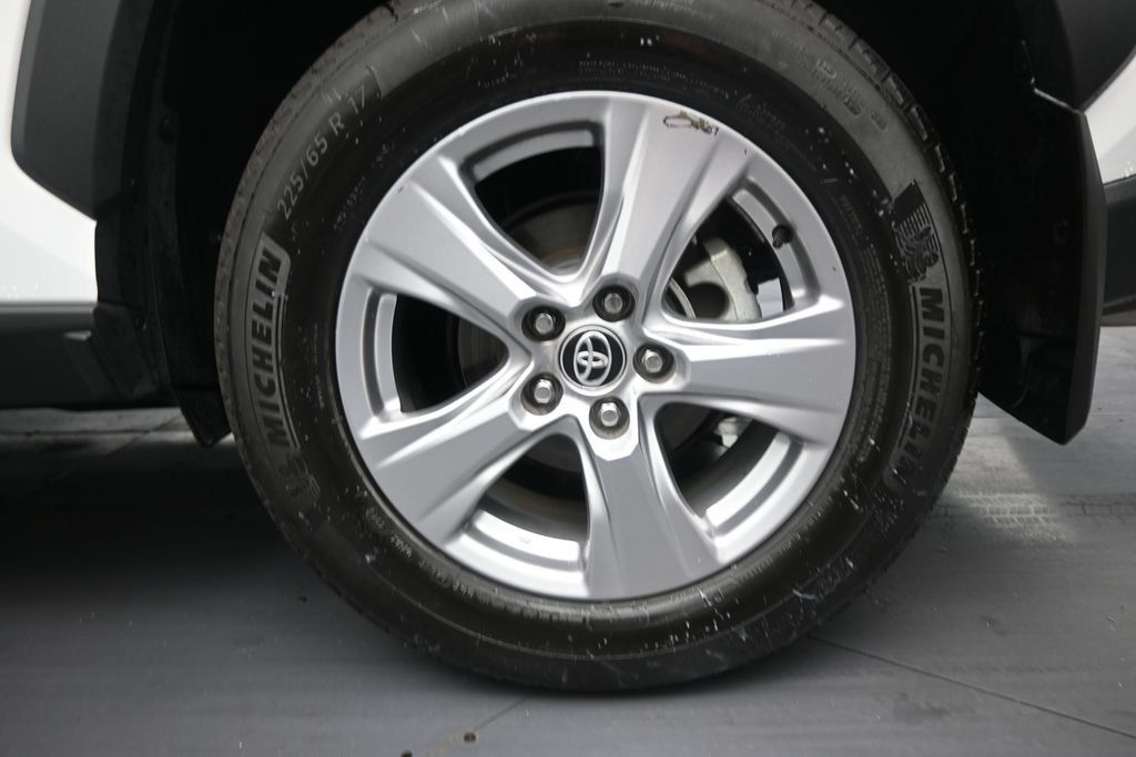 Used 2025 Toyota RAV4 XLE w/ Convenience Package FWD image 10